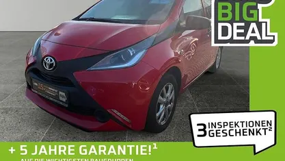 Rot Gebraucht 2016 Toyota Aygo Business Edition Kleinwagen | 6.980 € (Fairer Preis)