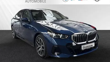 Gebraucht BMW 530e M Sport 299 PS (219 kW) 2024 Phytonicblau metallic Limousine