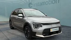 Grau Gebraucht 2024 Kia e-Niro Inspiration SUV | 37.130 € (Fairer Preis)