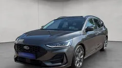 Grau Gebraucht 2024 Ford Focus ST-Line X Limousine | 26.640 € (Fairer Preis)