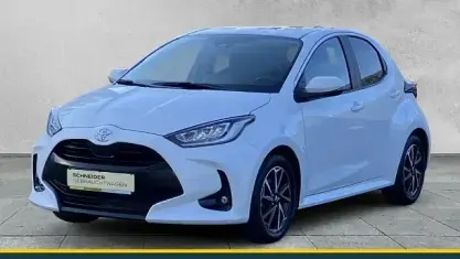 Gebraucht Toyota Yaris Comfort 125 PS (91 kW) 2024 Weiß Limousine
