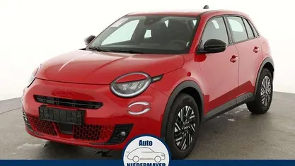 Kings rot metallic Gebraucht 2023 Fiat 600 SUV | 21.495 € (Superpreis)