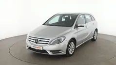 Silber Gebraucht 2015 Mercedes B180 Van / Kleinbus | 15.690 € (Fairer Preis)
