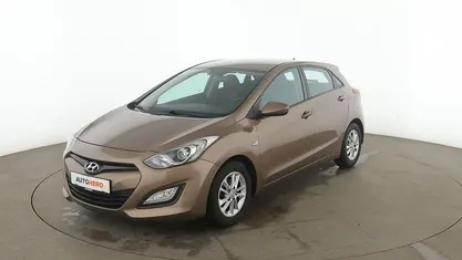 Braun Gebraucht 2015 Hyundai i30 Edition Limousine | 9.780 € (Fairer Preis)