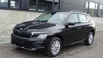 Schwarzmagic perleffekt Gebraucht 2025 Skoda Kamiq Selection SUV | 25.990 € (Fairer Preis)