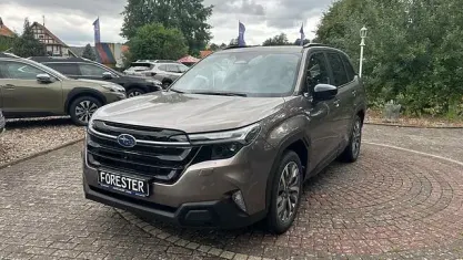 Neu Subaru Forester Platinum 136 PS (100 kW) 2026 Purple (brilliant bronze) SUV