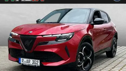 Neu Alfa Romeo GT Junior Edizione Speciale 136 PS (100 kW) 2025 Rot Limousine
