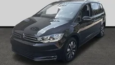 Schwarz Gebraucht 2023 VW Touran Move Van / Kleinbus | 38.700 € (Fairer Preis)