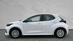 Lunar white Gebraucht 2024 Mazda 2 Prime-Line Limousine | 18.790 € (Superpreis)