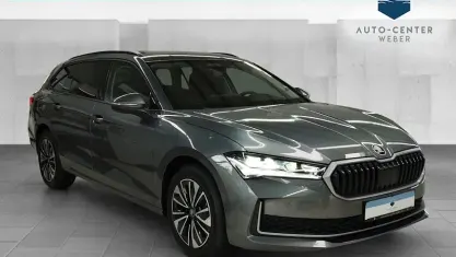 Neu Skoda Superb Selection 150 PS (110 kW) 2025 Grau Kombi