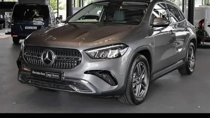 Gebraucht Mercedes GLA220 190 PS (139 kW) 2025 Grau SUV