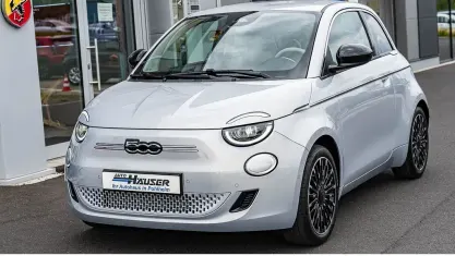 Neu Fiat 500e La Prima 86 kW (118 PS) 2026 Gruen Limousine
