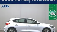 Weiss Gebraucht 2021 Ford Focus Cool & Connect Limousine | 11.980 € (Superpreis)
