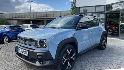 Neu Renault 4 E-Tech Komfort 77 kW (106 PS) 2025 Kumulusblau, black pearlschwarz metallic (blau) (blau) SUV