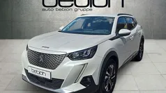 Perlmutt weiss Gebraucht 2021 Peugeot e-2008 Allure SUV | 18.880 € (Fairer Preis)