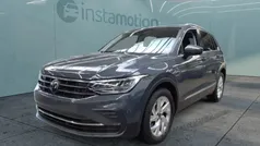Grau Gebraucht 2024 VW Tiguan Move SUV | 28.390 € (Guter Preis)