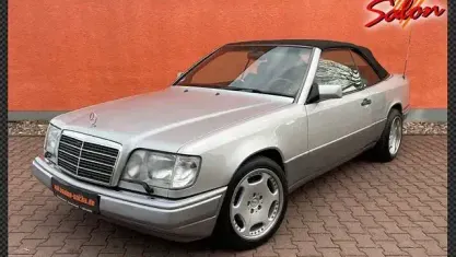 Gebraucht Mercedes E220 150 PS (110 kW) 1996 Silber Cabrio