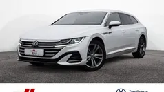 Weiss / oryxweiss perlmutteffekt (metallic) Gebraucht 2023 VW Arteon R-line Kombi | 36.880 € (Guter Preis)
