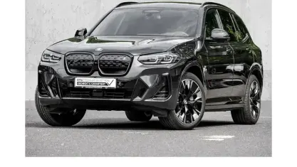 Gebraucht BMW iX3 Impressive 210 kW (286 PS) 2024 Sophistograu brillanteffekt SUV