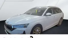 Weiss Gebraucht 2024 Skoda Octavia Selection Kombi | 30.977 € (Fairer Preis)