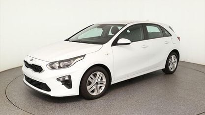 Używany Kia Ceed Edition 7 101 KM (74 kW) 2021 Biały Hatchback