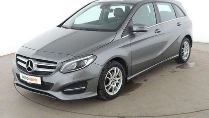 Używany Mercedes B200 Style 136 KM (100 kW) 2018 Szary Minivan