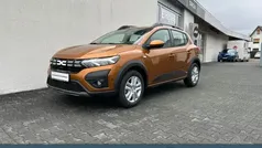 Orange Gebraucht 2024 Dacia Sandero Expression Kleinwagen | 17.990 € (Fairer Preis)
