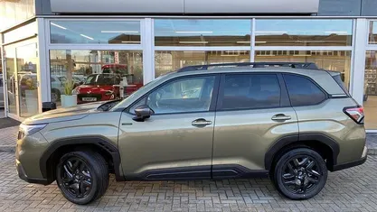 Autumn green met. Neu 2025 Subaru Forester Exclusive+ SUV | 44.490 € (Fairer Preis)