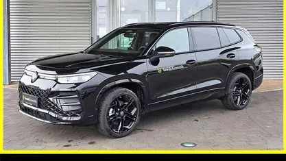 Grenadillschwarz metallic Gebraucht 2025 VW Tayron R-line SUV | 59.950 € (Fairer Preis)