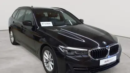 Gebraucht BMW 530 Sport Line 286 PS (210 kW) 2023 Saphirschwarz metallic Kombi