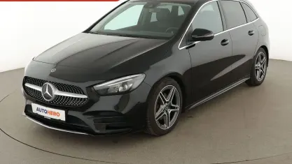 Gebraucht Mercedes B200 AMG line 163 PS (119 kW) 2020 Schwarz Kleinwagen