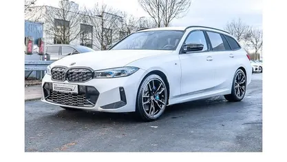 Weiß Gebraucht 2023 BMW M340 M Sport Limousine | 52.495 € (Fairer Preis)