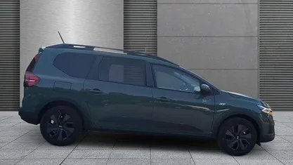 Gebraucht 2025 Dacia Jogger Expression Van / Kleinbus | 23.090 € (Fairer Preis)