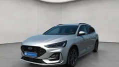 Moondust silber metallic Gebraucht 2023 Ford Focus ST-Line Kombi | 26.750 € (Fairer Preis)