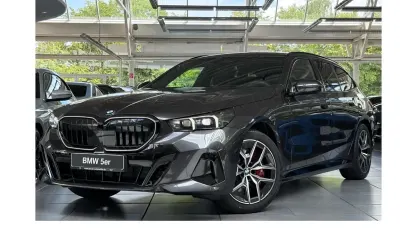 Neu BMW 540 Performance 286 PS (210 kW) 2026 Grau Kombi