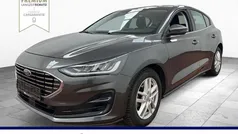 Magnetic grau Gebraucht 2023 Ford Focus Titanium S Limousine | 19.990 € (Superpreis)