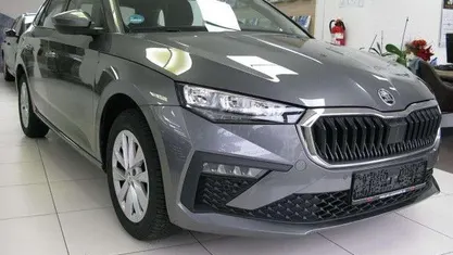 Graphite grau Gebraucht 2024 Skoda Scala Selection Kleinwagen | 23.990 € (Fairer Preis)