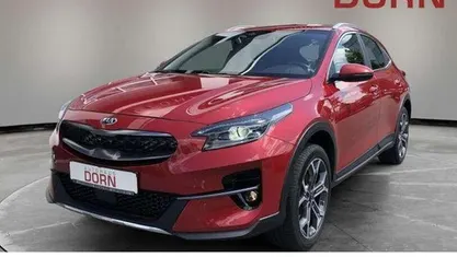 Rot Gebraucht 2021 Kia XCeed Spirit SUV | 21.690 € (Etwas zu teuer)