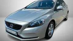 Silber Gebraucht 2013 Volvo V40 Kinetic Kombi | 12.700 € (Fairer Preis)