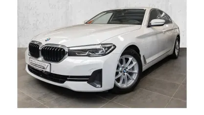 Gebraucht BMW 520 Sport Line 190 PS (139 kW) 2022 Alpinweiß uni Limousine