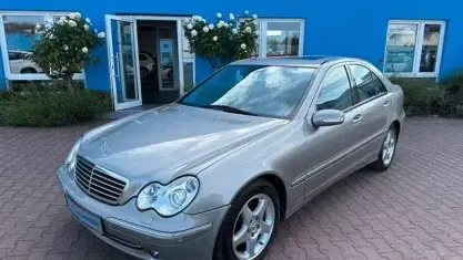 Usata Mercedes C200 163 CV (119 kW) 2002 Argento Berlina