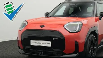 Rebel red (rot) Gebraucht 2024 Mini Aceman SUV | 37.860 € (Fairer Preis)