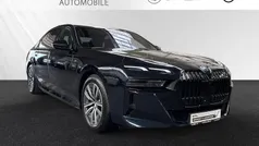 Carbonschwarz metallic Gebraucht 2023 BMW i7 M Sport Limousine | 91.888 € (Guter Preis)