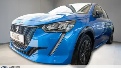 Gebraucht Peugeot e-208 Allure 100 kW (136 PS) 2022 Blau Kleinwagen