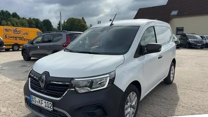 Gebraucht Renault Kangoo Rapid Advance 95 PS (69 kW) 2025 Mineralweiß (weiß) Van / Kleinbus