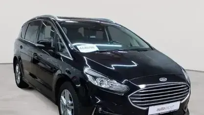 Käytetty Ford S-MAX Titanium 190 HP (139 kW) 2021 Musta Tila-auto