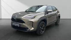 Manganbronze Gebraucht 2022 Toyota Yaris Hybrid Elegant SUV | 24.990 € (Fairer Preis)