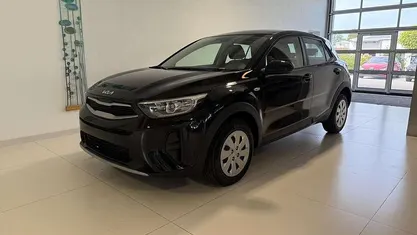 Gebraucht 2025 Kia Stonic Silver SUV | 17.870 € (Guter Preis)