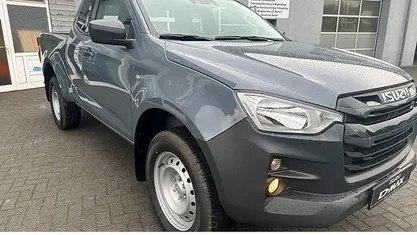 Gebraucht 2023 Isuzu D-Max Abholung | 43.786 € (Teuer)