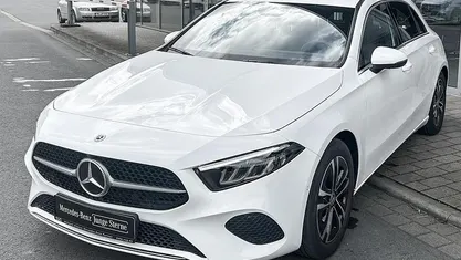 Gebraucht Mercedes A200 Progressive 163 PS (119 kW) 2024 Unilack polarweiß Limousine